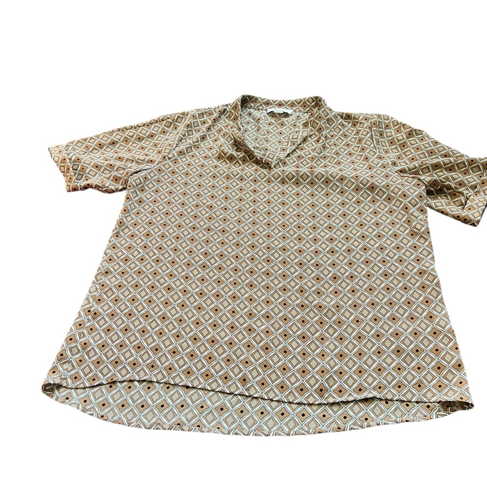 Calvin Klein short sleeve v-neck blouse with geometric pattern size medium